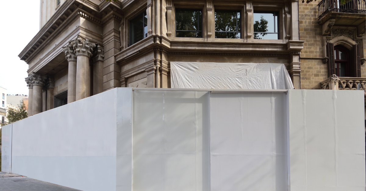 Shop Front Retail Hoardings - Everything You Need To Know
